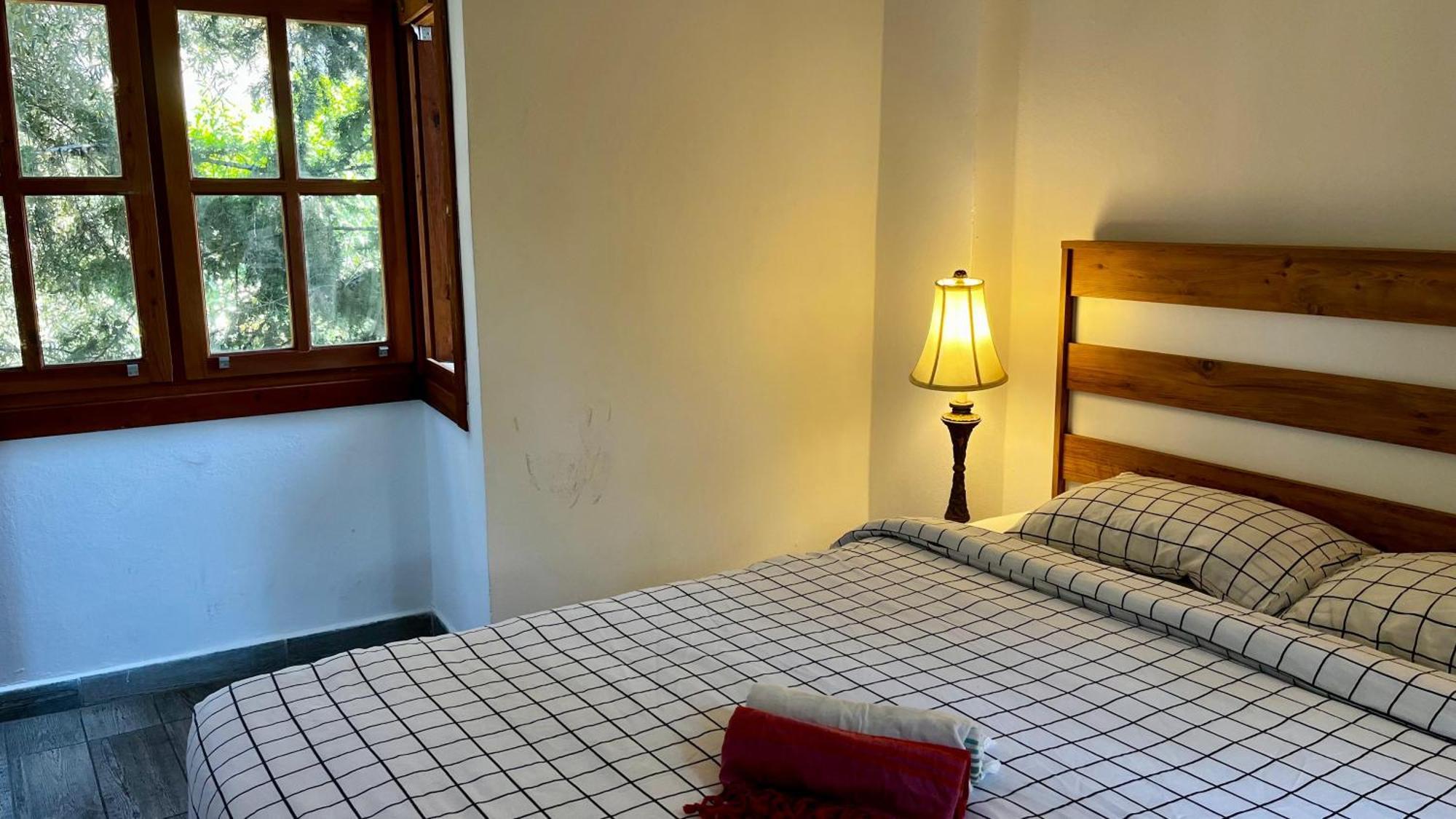 Kuyu Beergarden Hostel Antalya Kültér fotó